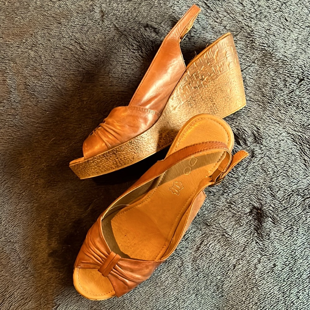 Aldo size 40 wedge sandal